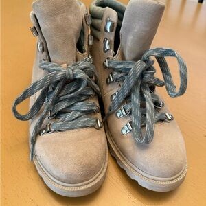 Sorel Olive and Beige Lace-Up Boots